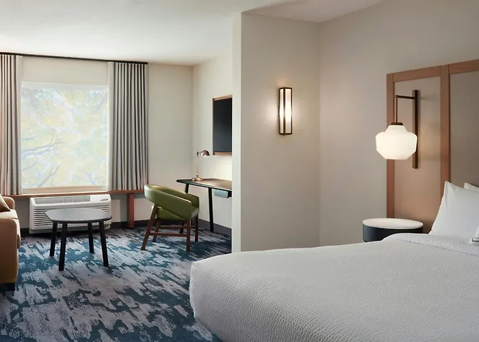 Fairfield By Marriott & Southwest Hotel