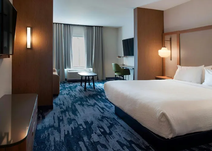 Fairfield By Marriott & Southwest Hotel *